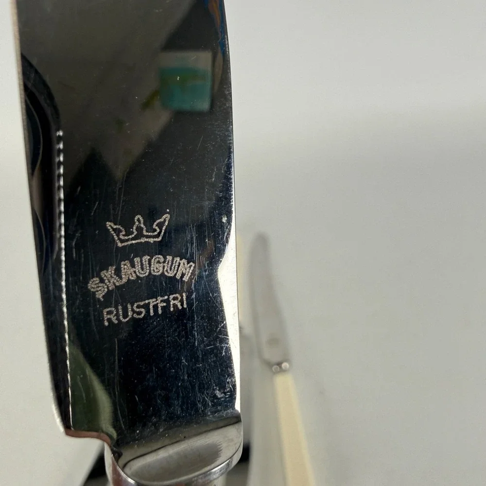 Vintage SKAUGUM Rustfri Knife Set 5 pcs White Handle